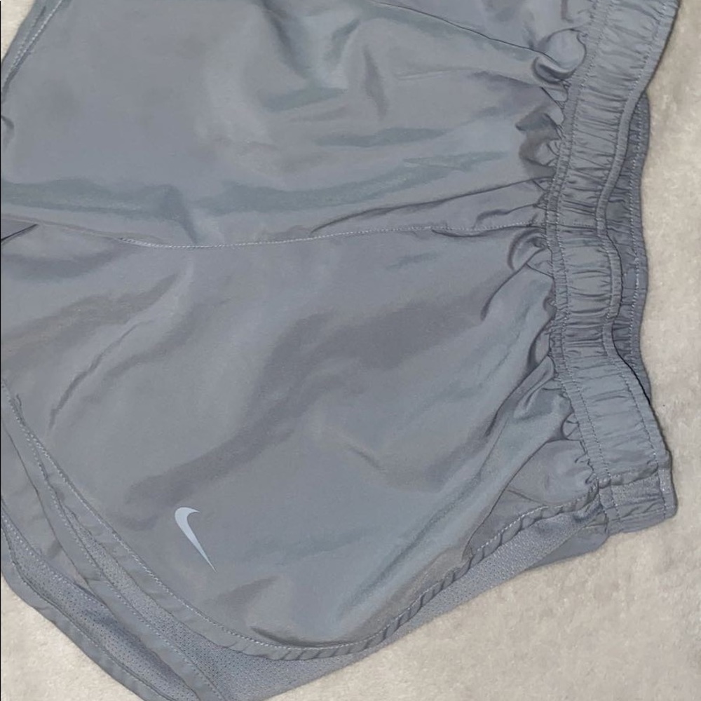grey nike shorts